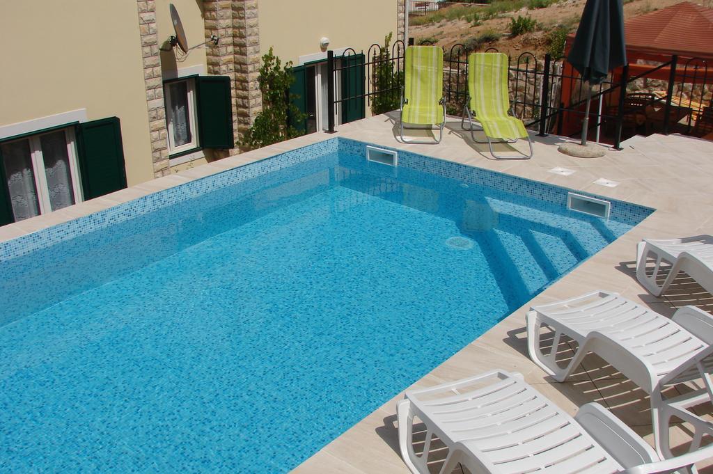 Grguric Apartment Pag Town